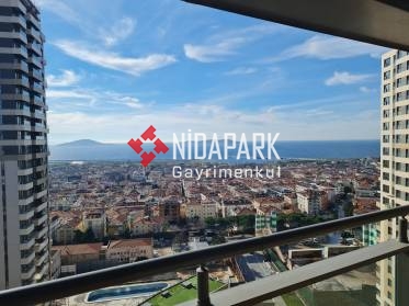 NİDAPARK GAYRİMENKUL'DEN ADALAR VE DENİZ MANZARALI YÜKSEK KATTA 3+1